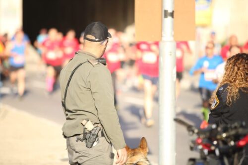 Jerusalem Marathon - Policeman - Dog